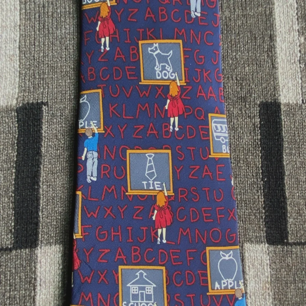 Vichy Davis “CHALK IT UP” School Tie